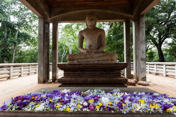 depositphotos_144778245-stock-photo-samadhi-buddha-statue-at-anuradhapura