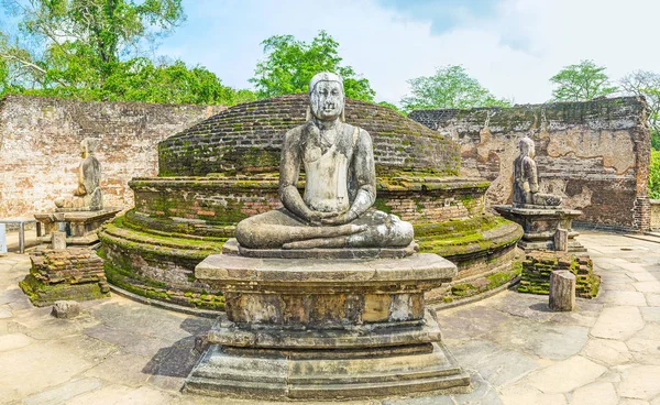 depositphotos_149477578-stock-photo-visit-the-stupa-house-of