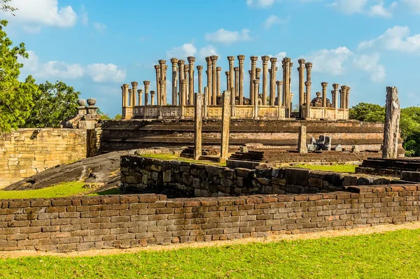 depositphotos_409091142-stock-photo-view-ancient-stupa-ruins-medirigiriya